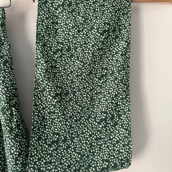 SHEIN Soleia Green and White Ditsy Floral Print Knot Crop Top w/ Skirt - Picture 6 of 8